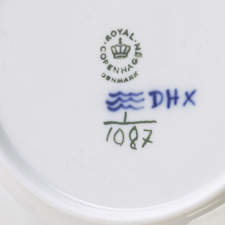 Royal Copenhagen, a 17-piece 'Musselmalet' porcelain service, Royal Copenhagen, Denmark.