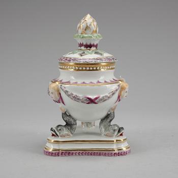 POTPURRIURNA, porslin, Royal Copenhagen, 1900-talets andra hälft.