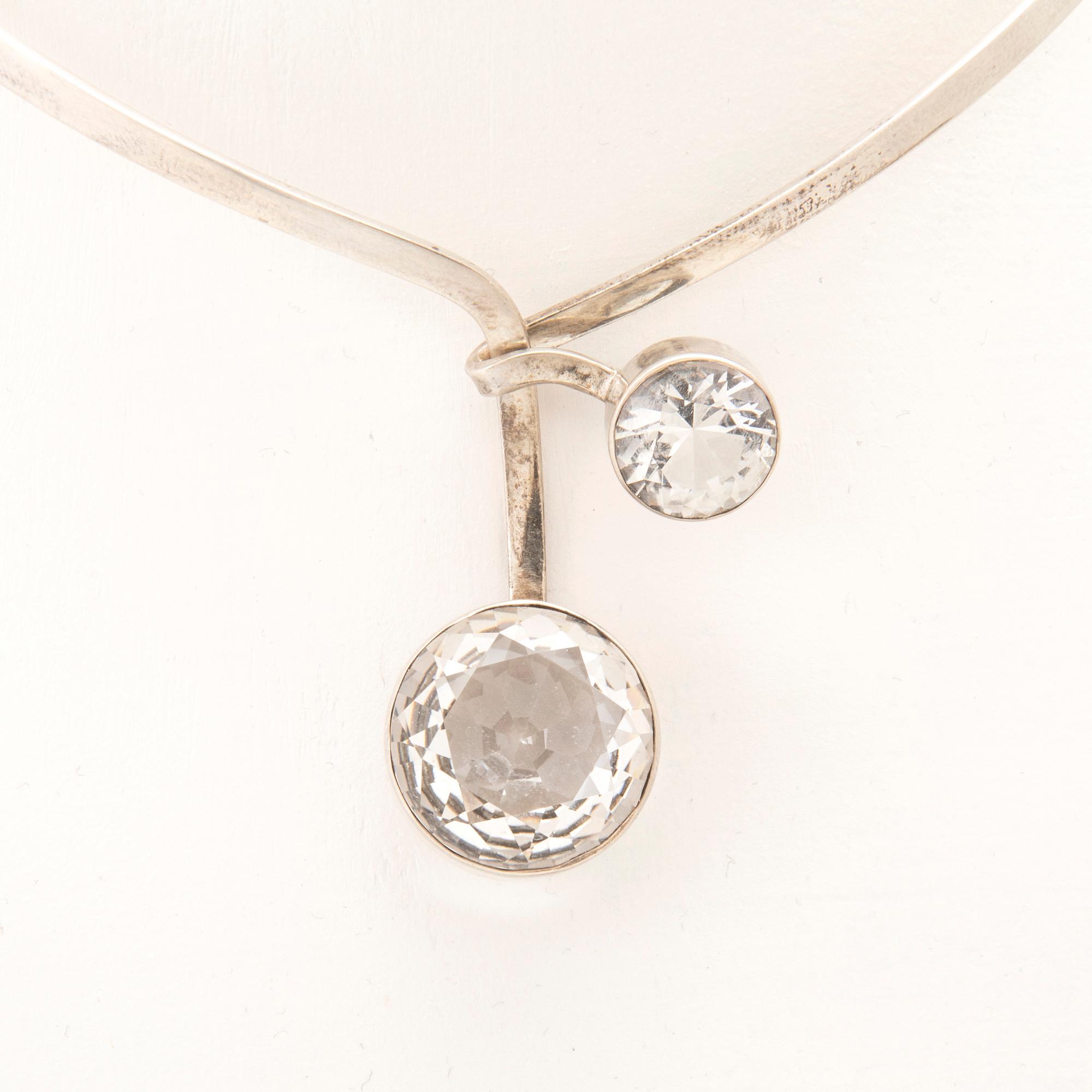 Gert Thysell, stelt halsband sterling silver och runda briljantslipade bergskristaller Gussi Malmö 1973.