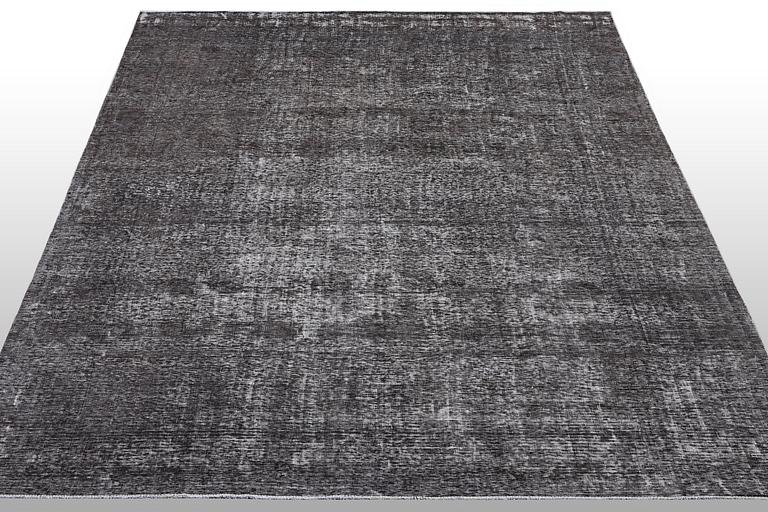 A carpet, oriental, vintage design, ca 351 x 244 cm.