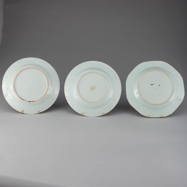 TALLRIKAR, 3 st, porslin, Kina, Qianlong (1736-1795).