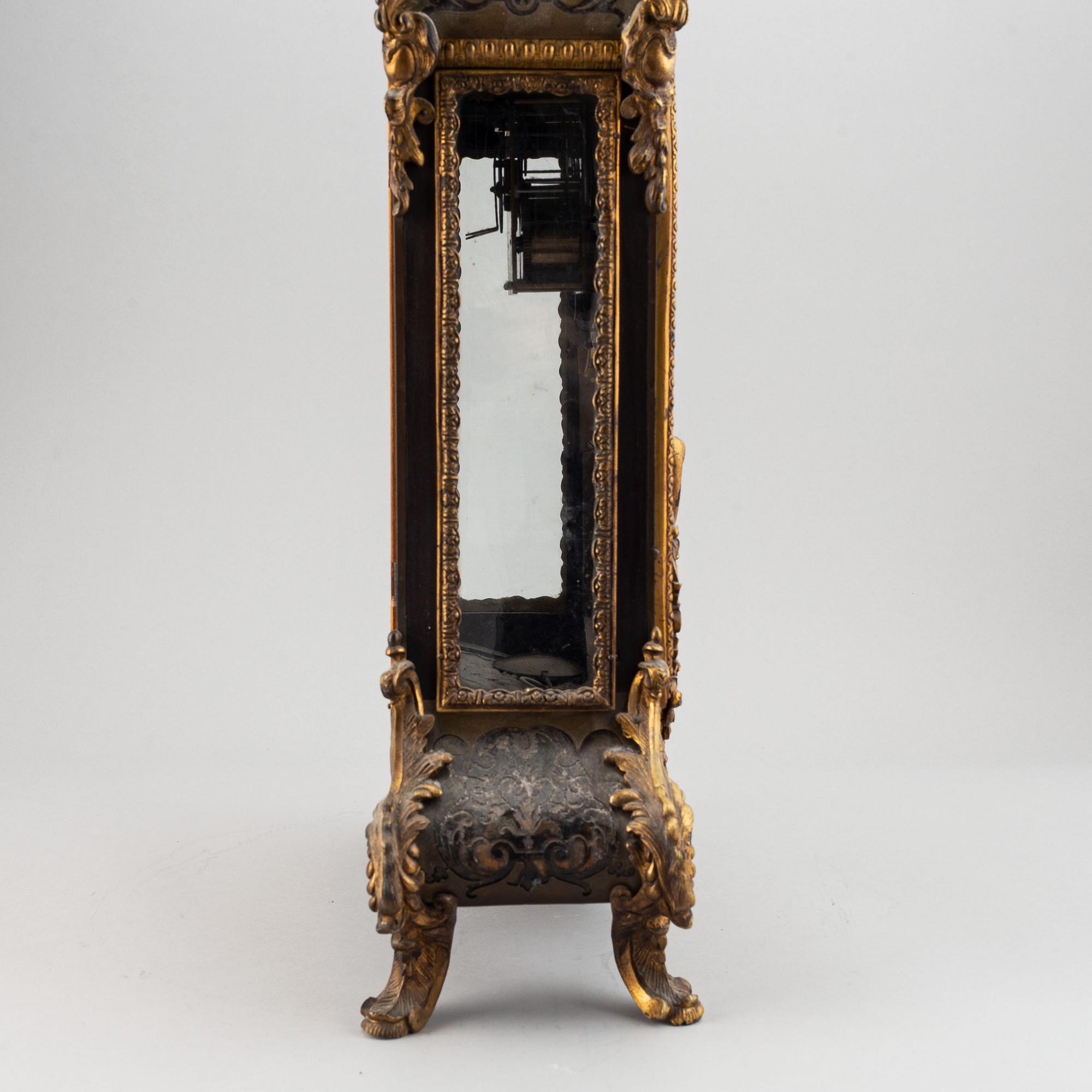 A French mantle clock, 19th century.
