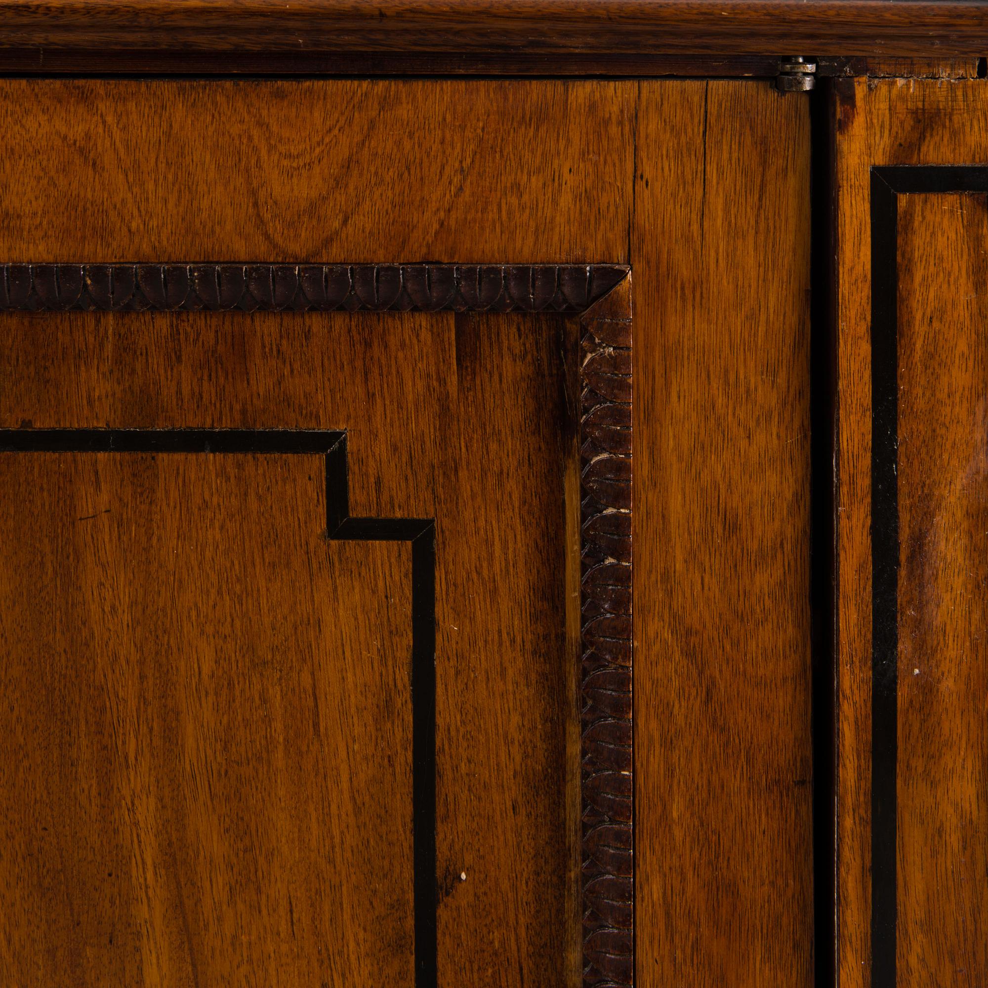 A Russian display cabinet from the first half of the 19th century.