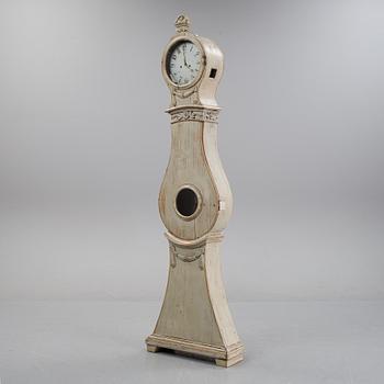A Swedish painted loncase clock from around the year 1800.