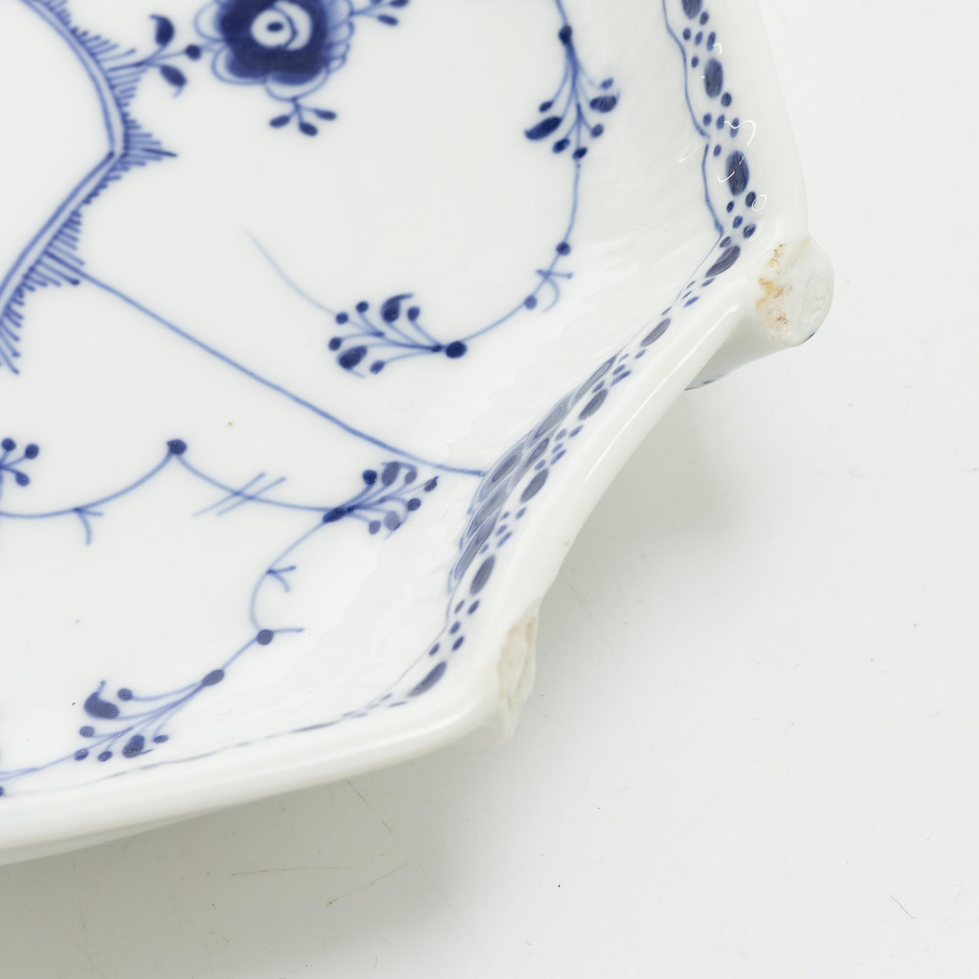 Royal Copenhagen, Six Leaf-shaped 'Musselmalet' dishes, Denmark, 20th century.