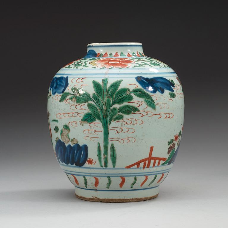 A Transitional wucai jar, 17th Century.
