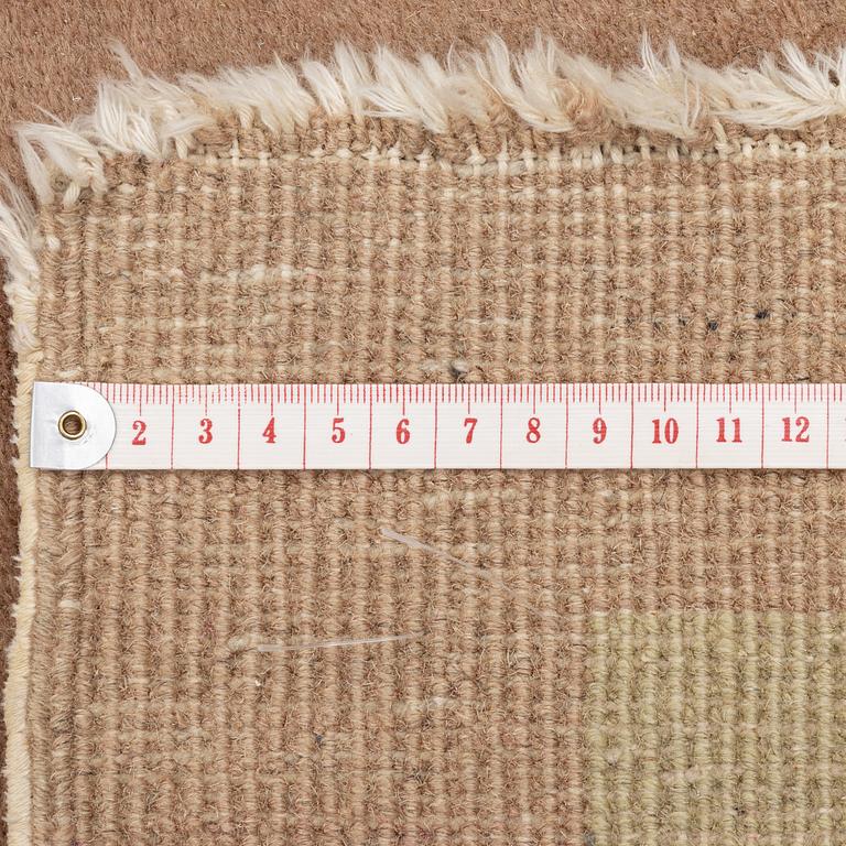 Carpet, China, 330 x 245 cm.