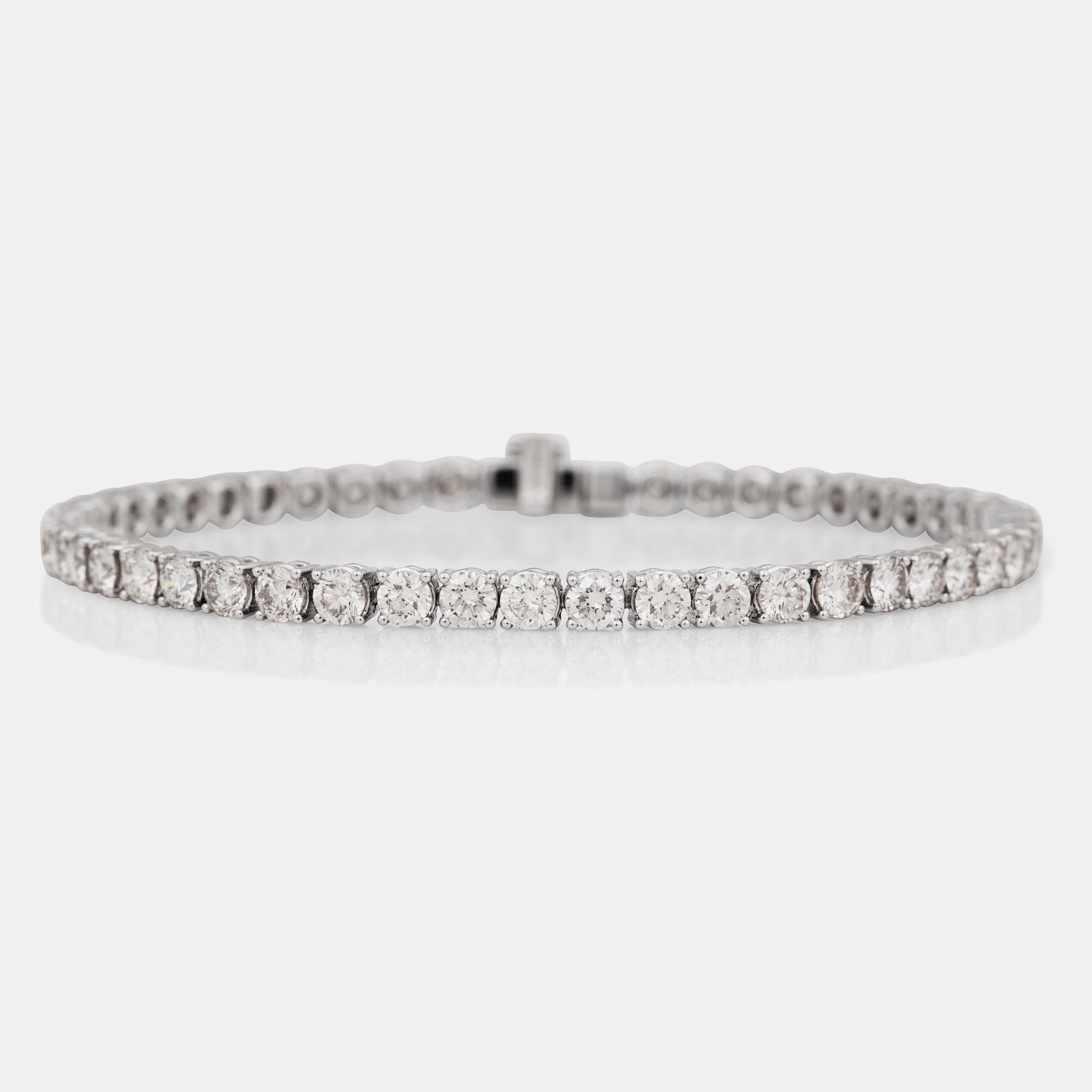 ARMBAND med briljantslipade diamanter, totalt ca 7.96 ct.