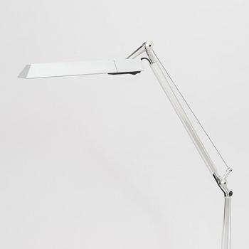 Michele De Lucchi & Giancarlo Fassina, pöytävalaisin, "Tolomeo, Video", Artemide, Italia.