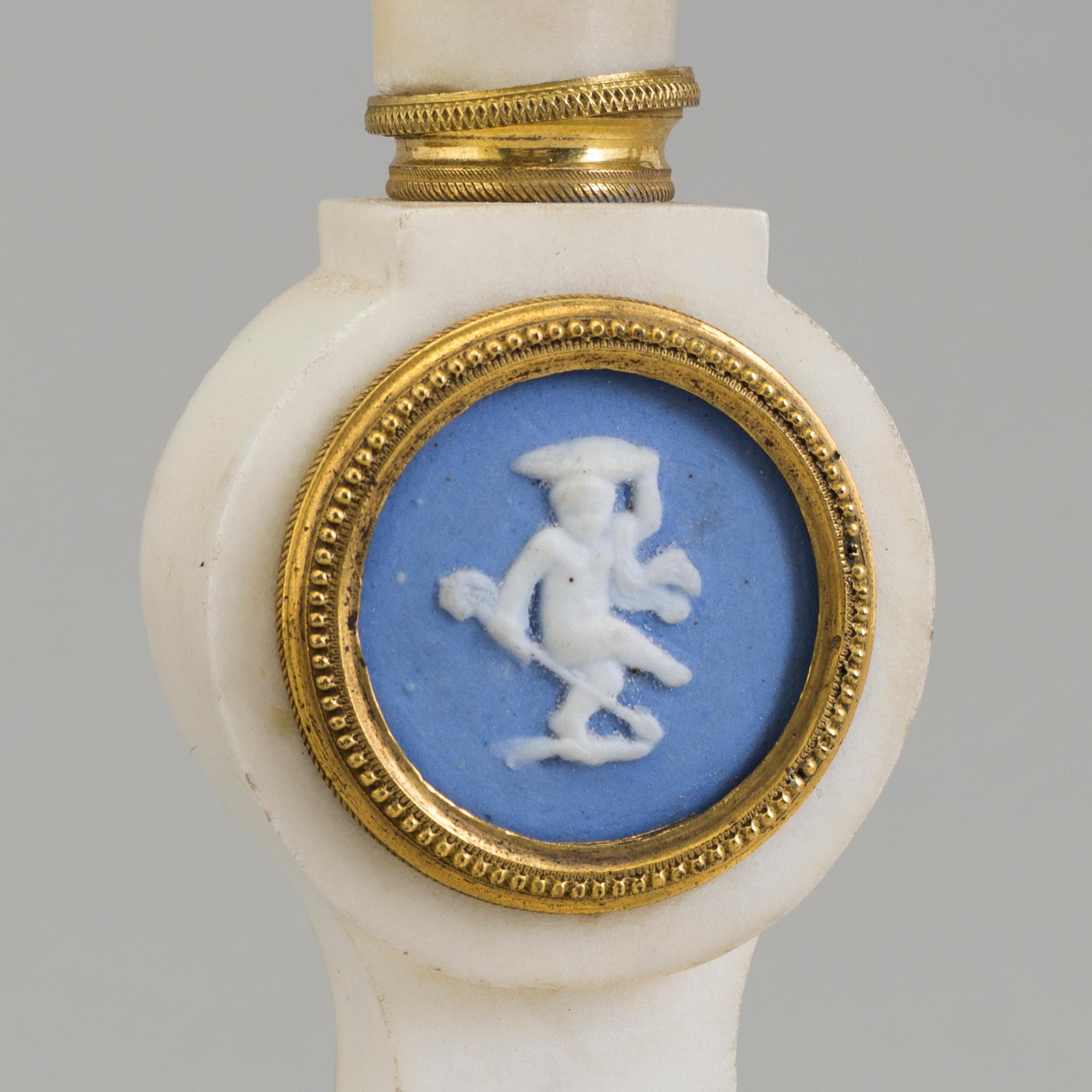 A MANTEL CLOCK, first half of the 19th century.