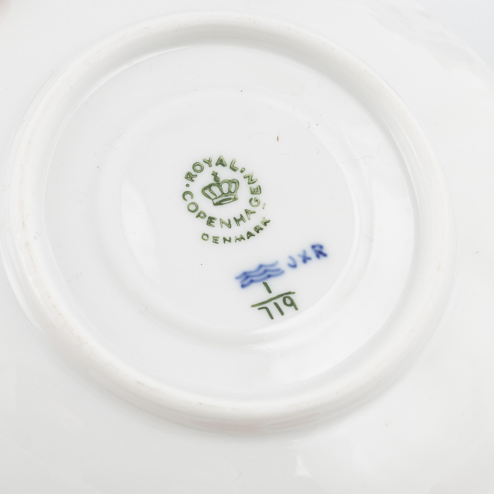 Kaffeservis, 38 delar, porslin, "Musselmalet", Royal Copenhagen, Danmark.