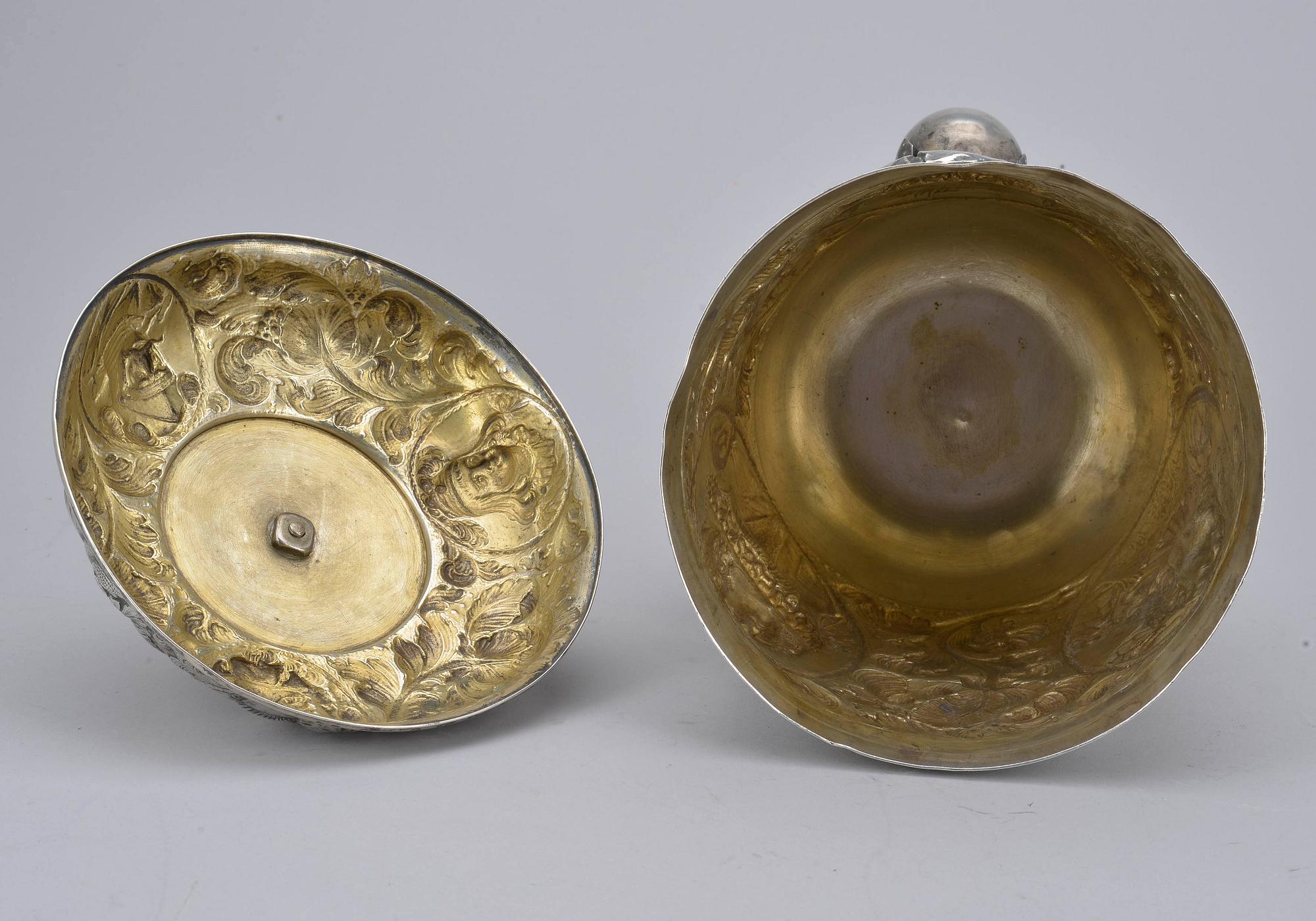 BÄGARE med LOCK, silver, möjligen Nürnberg, 1800-tal. Vikt 1140 g.