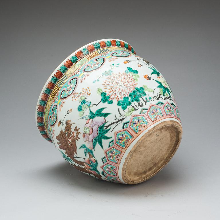 FISKBASSÄNG, porslin. Kina, 1900-tal.