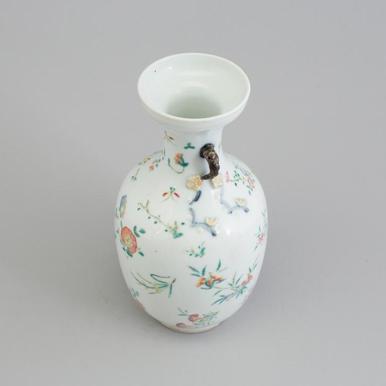 An early 20th century vase.