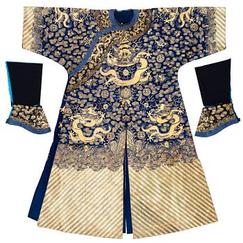 161. ROBE. Embroidered silk. Height 129 cm. China late Qing dynasty.