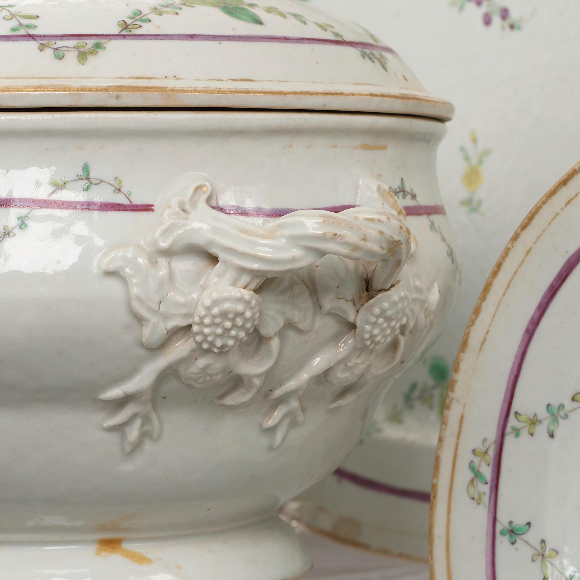 A famille rose dinner service, Qing dynasty, Qianlong (1736-95). (115 pieces).