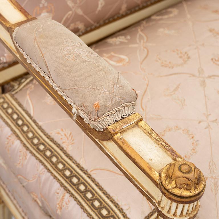 Karmstolar, ett par, Directoire-stil, omkring år 1900.