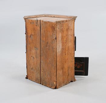HÖRNSKÅP, allmoge, daterat 1776.