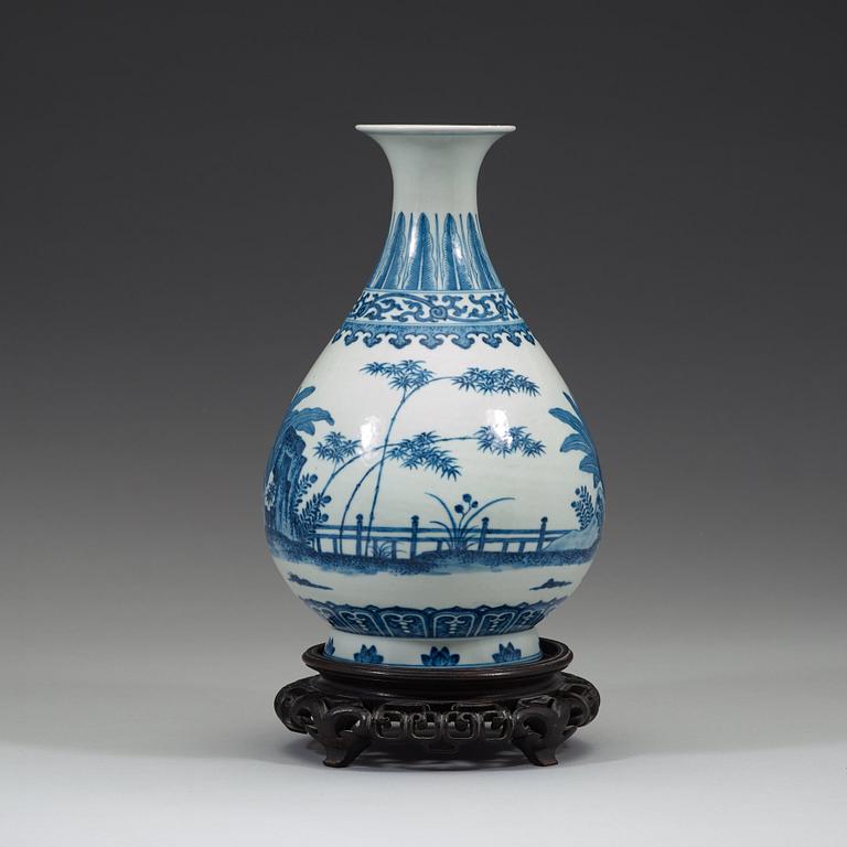 A blue and white vase, Qing dynasty, with Xianfeng's six character mark and period (1851-1861).