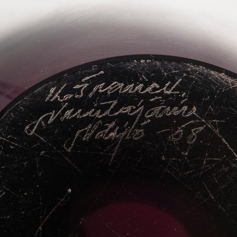 KAJ FRANCK, A KF106 glass vase signed K. Franck Nuutajärvi Notsjö, -58.