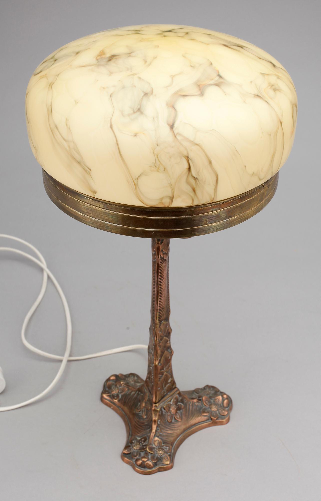 BORDSLAMPA, jugend, 1910-tal.