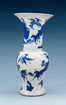 1726. A blue and white vase, Qing dynasty, Kangxi (1662-1722).
