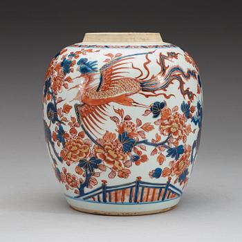 A imari jar, Qing dynasty Kangxi (1662-1722).