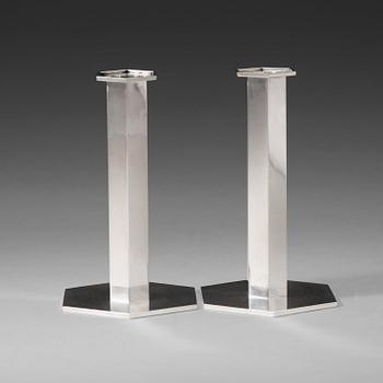 365. Wiwen Nilsson, a pair of sterling candlesticks, Lund 1975.