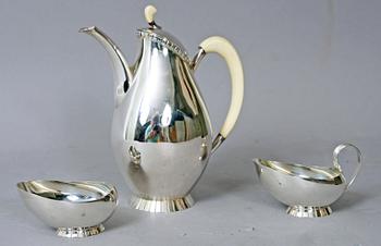 KAFFESERVIS, 3 delar, silver resp sterlingsilver, 1900-talets mitt, importstämplar.
