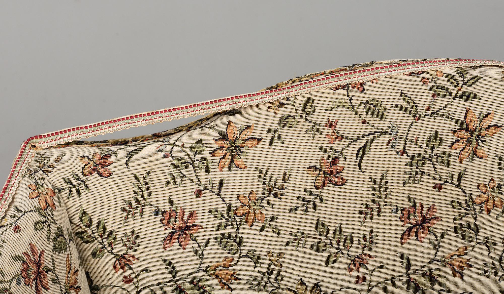 FÅTÖLJ sk BERGERE, rokokostil, 1900-talets början.