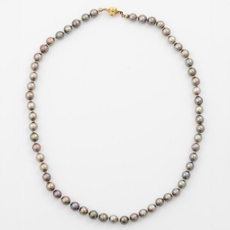 Collier med odlade pärlor, lås 18K guld.