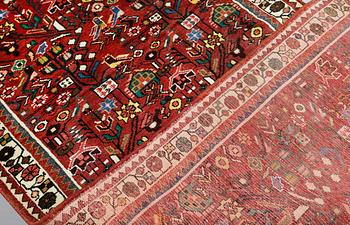 A Hamadan runner, approx. 300 x 110 cm.