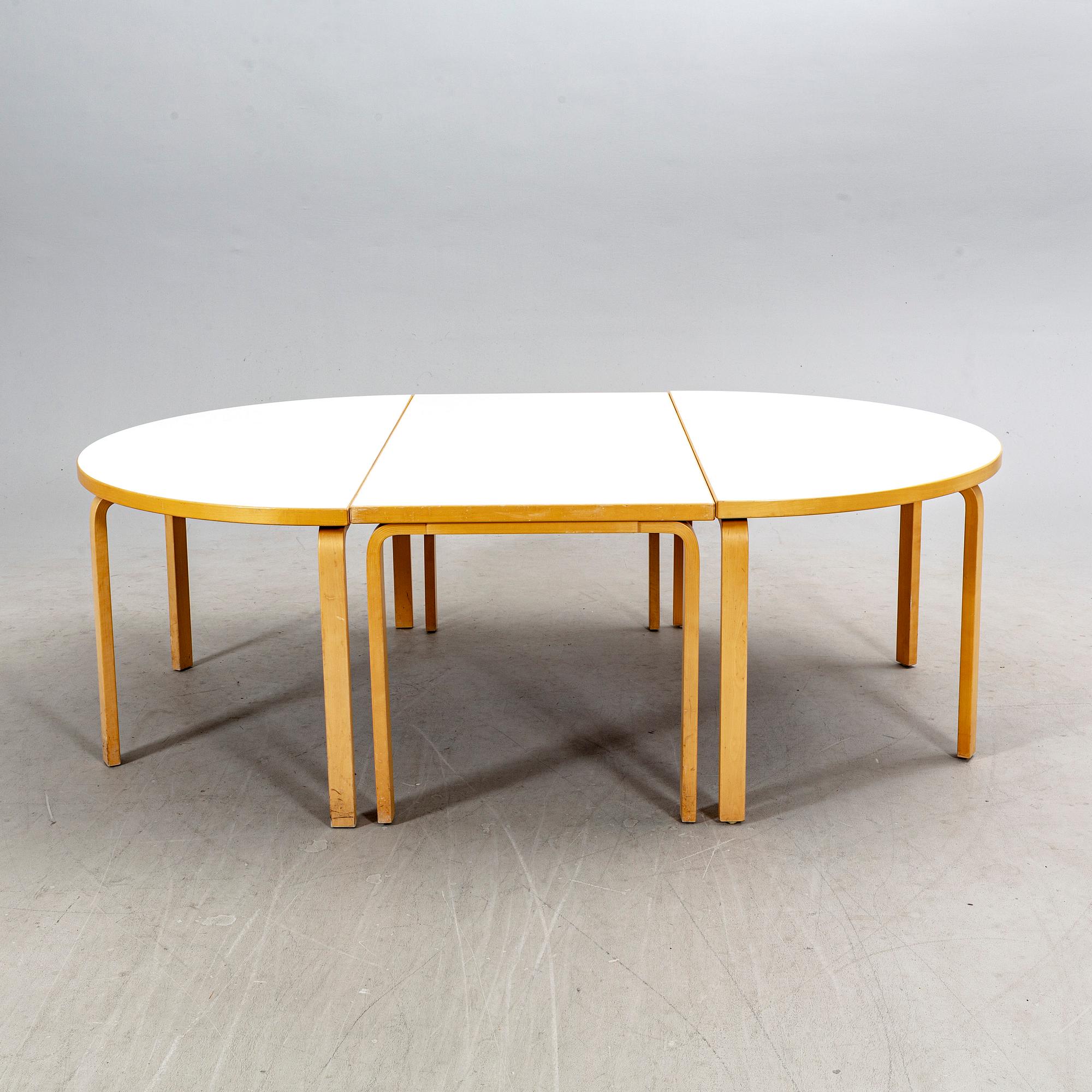 Alvar Aalto, bord modellnr 81a samt 95 Finland 2000-tal.