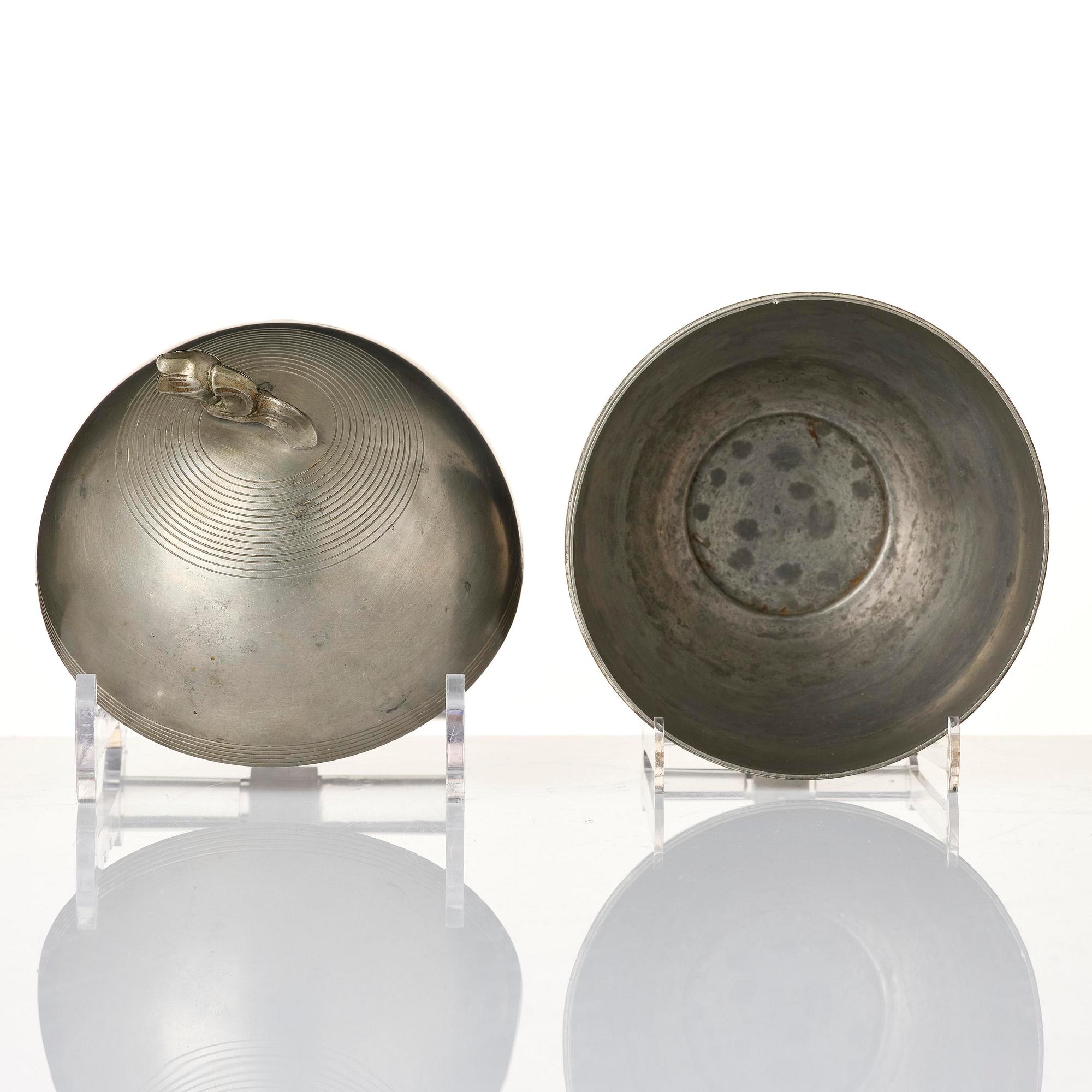 Sylvia Stave, a pewter bonbonnière model no 5347, C.G. Hallberg, Stockholm, 1933.