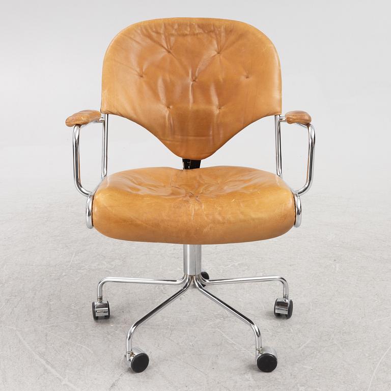 Sam Larsson, a "Sam" swivel chair, Dux, second half of the 20th century.