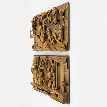 Two carved Chinese wooden panel, late Qing dynasty, 18th century.