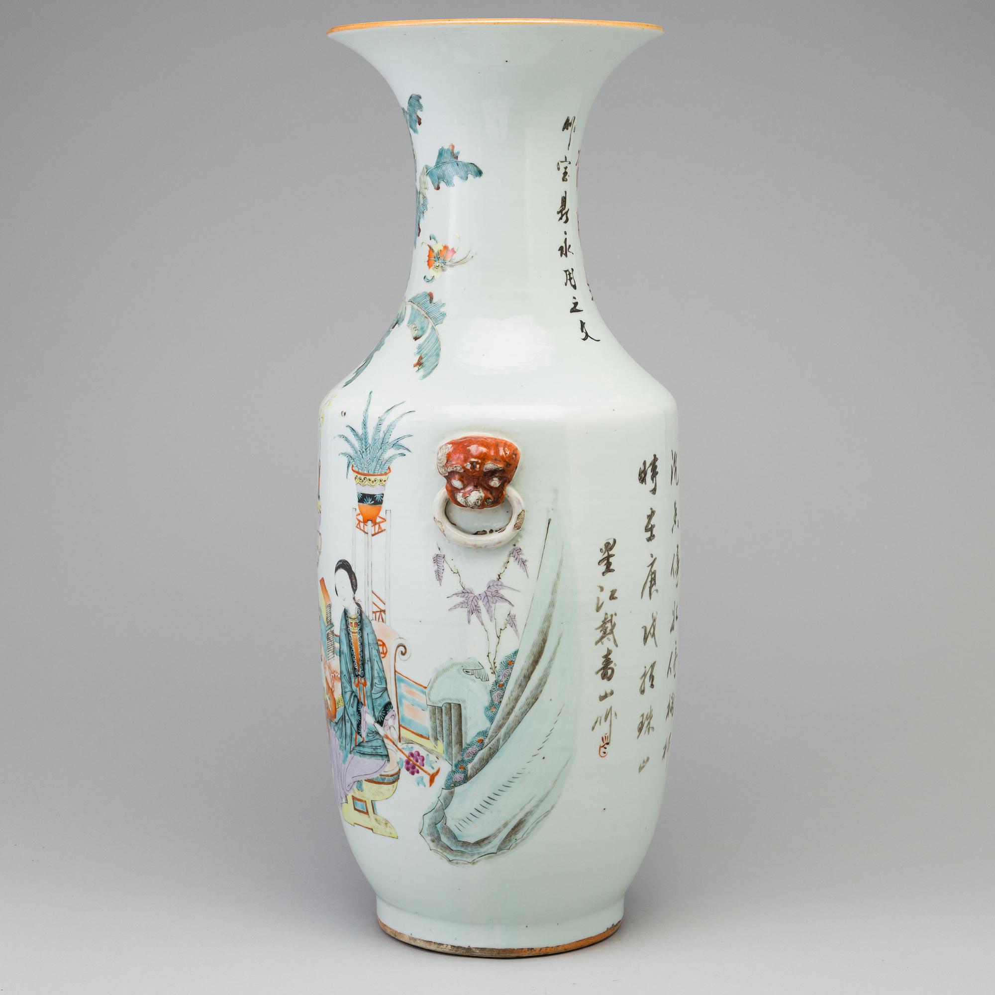 A large Chinese famille rose vase, early 20th century.