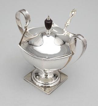SOCKERSKÅL, silver, GAB, Stockholm, 1914. Vikt ca 308 g.