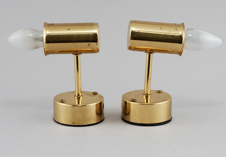 VÄGGLAMPOR, ett par, Hans Agne Jakobsson, Markaryd, 1900-talets andra hälft.