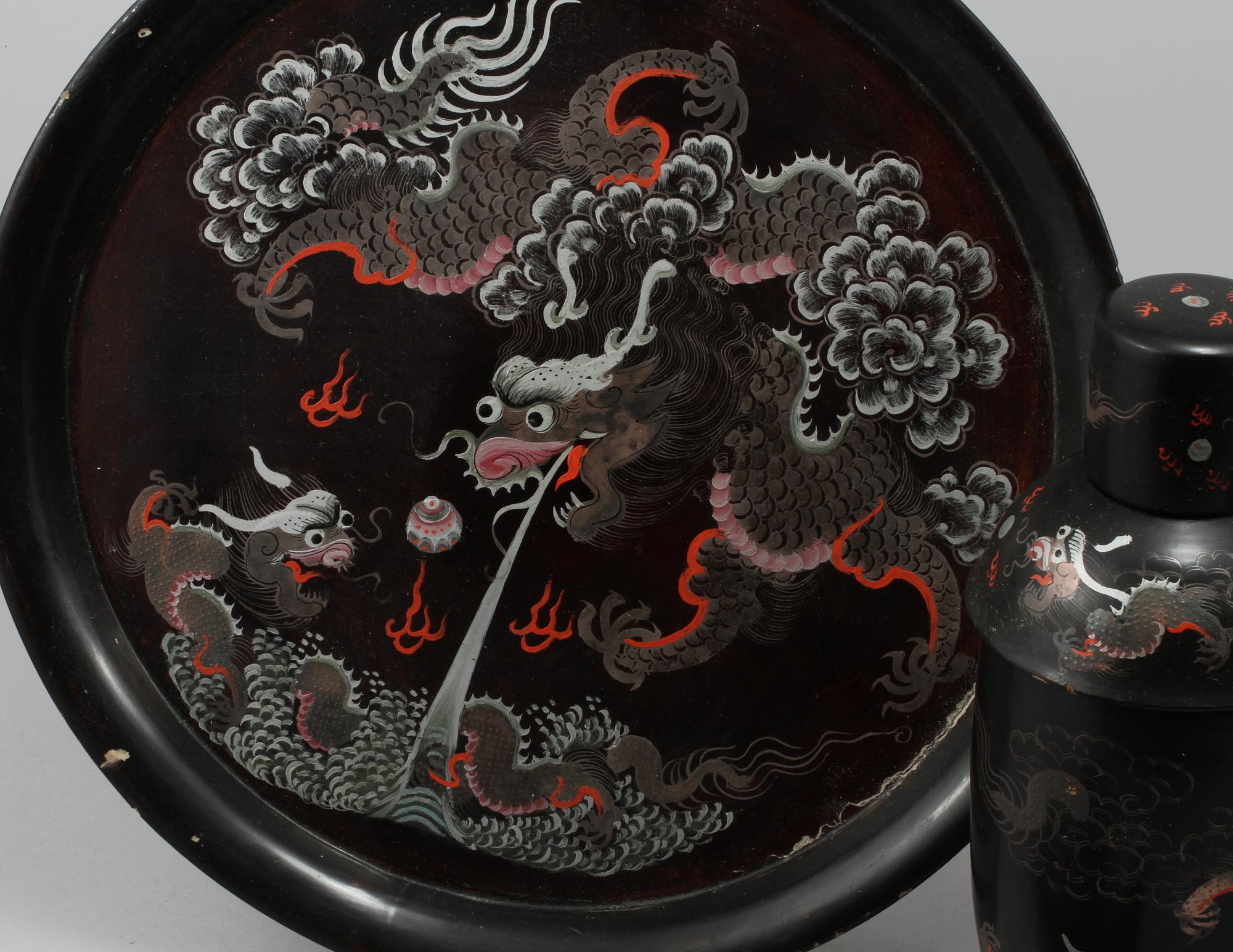 COCKTAILSET, 8 delar, bemålat trä, Kina, 1900-tal.