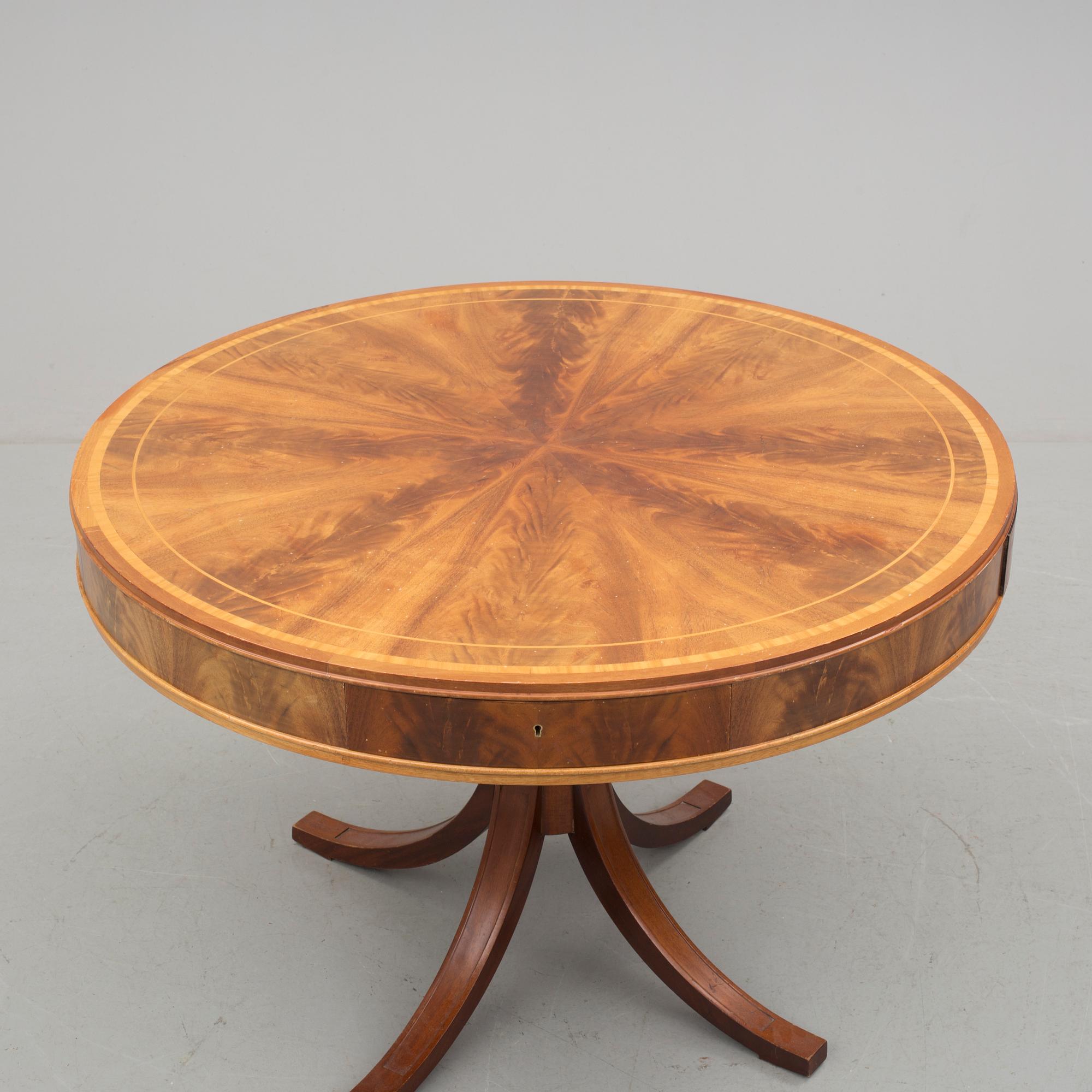 KARUSELLBORD, 1900-talets mitt.