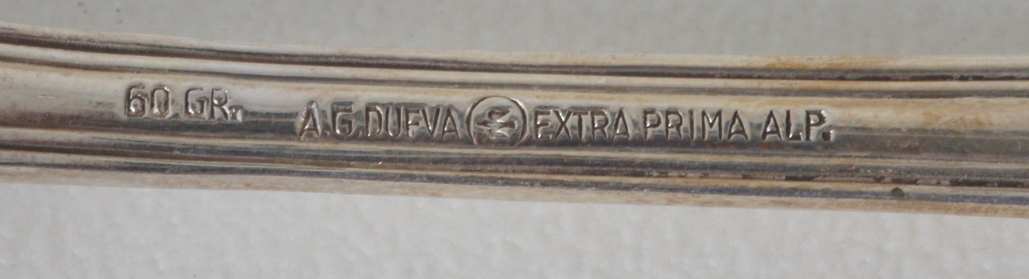 BESTICKSUPPSÄTTNING, 65 delar, nysilver, "gammal fransk", etui medföljer.