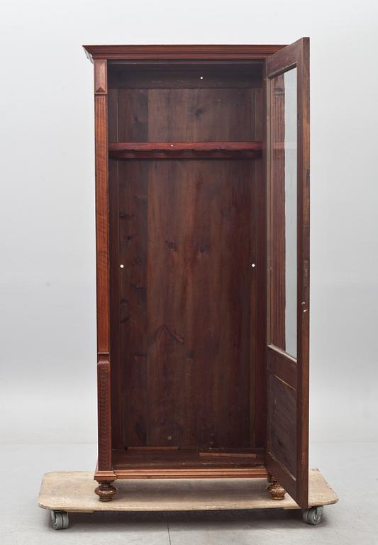 BOKSKÅP, nyrenässans. 1800-talets slut.