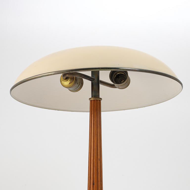 A Swedish Modern table lamp model '30246' by Nordiska Kompaniet, Stockholm, 1940's.