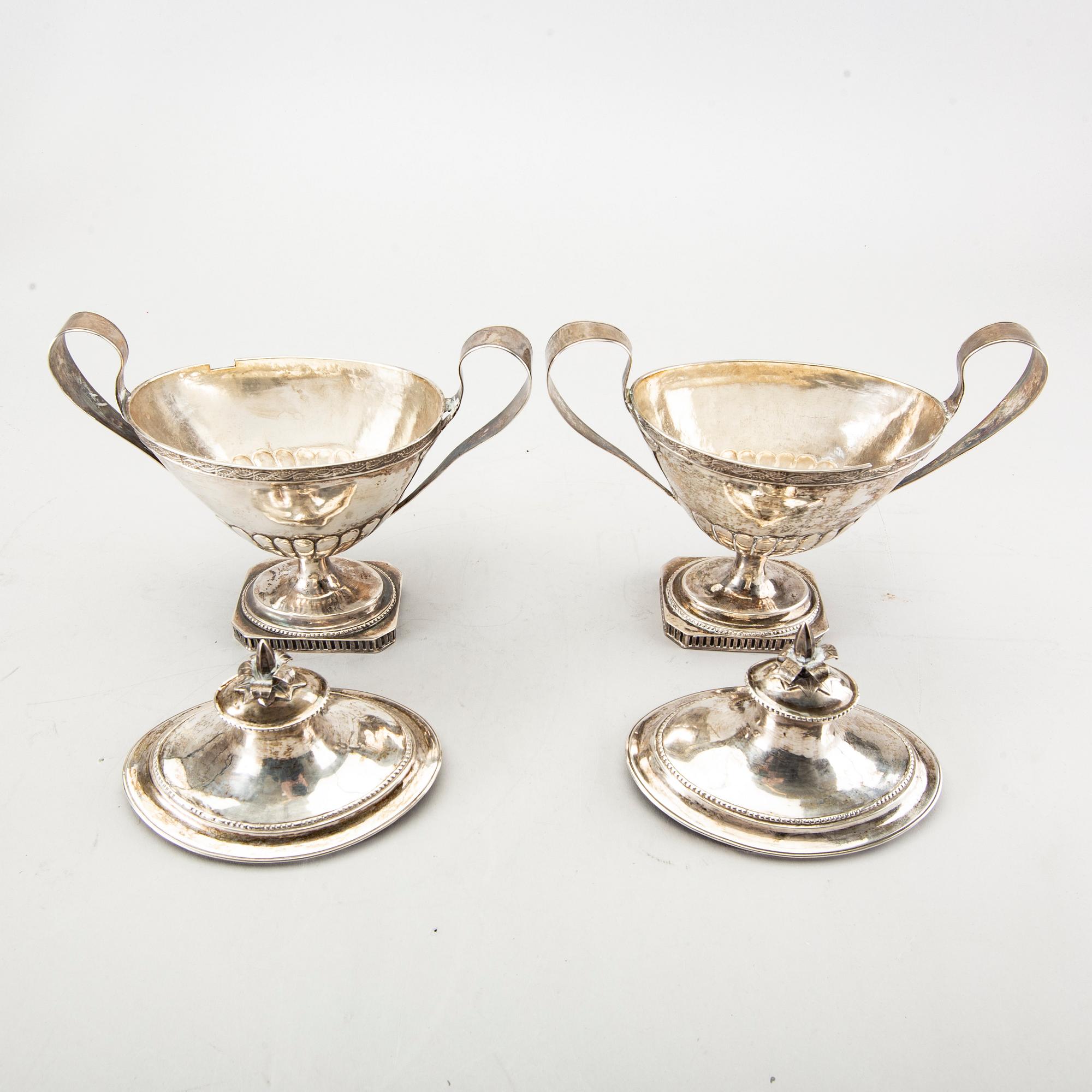 A pair of Swedish 19th century silver sugar bowls marks of Anders Johan Lignell, Sundsvall 1811.