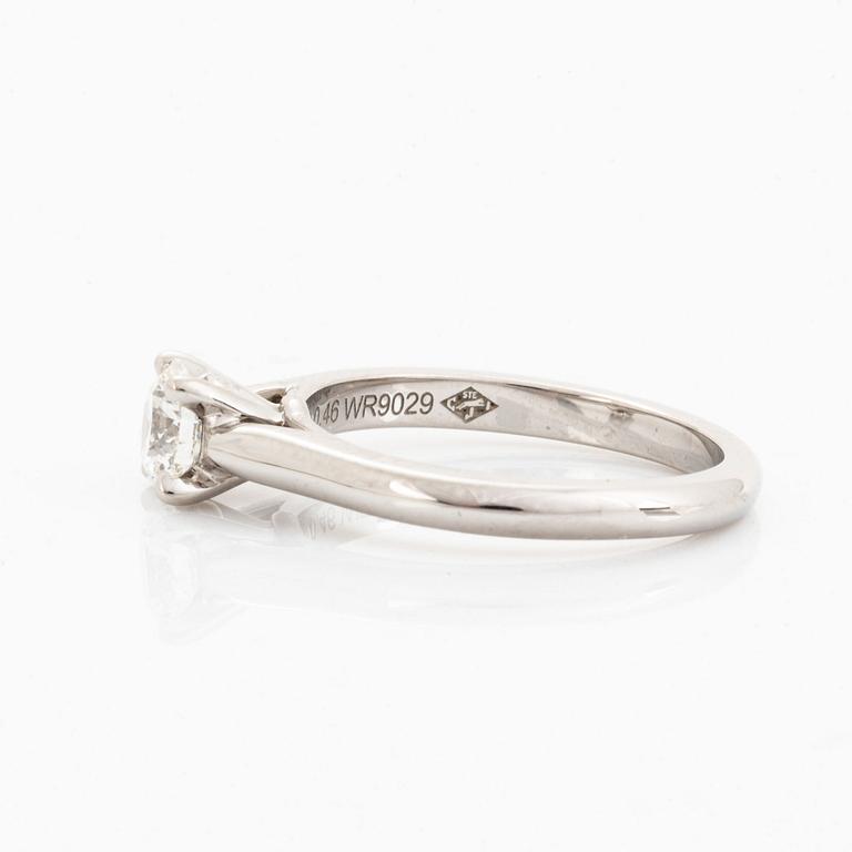 Cartier 0,46 ct brilliant-cut diamond ring.