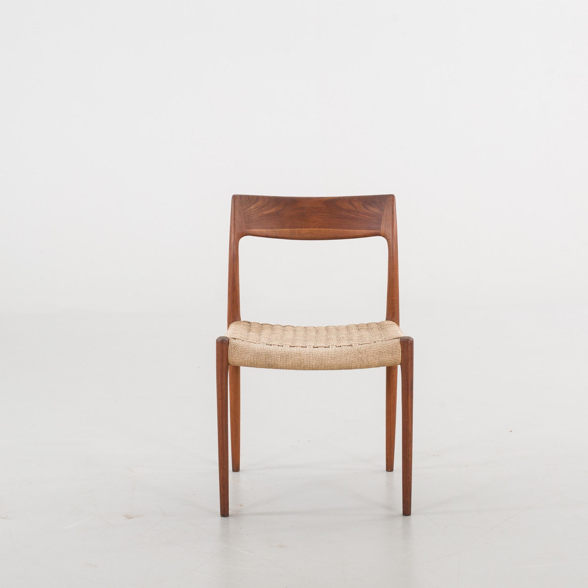 A NIELS O. MØLLER chair.