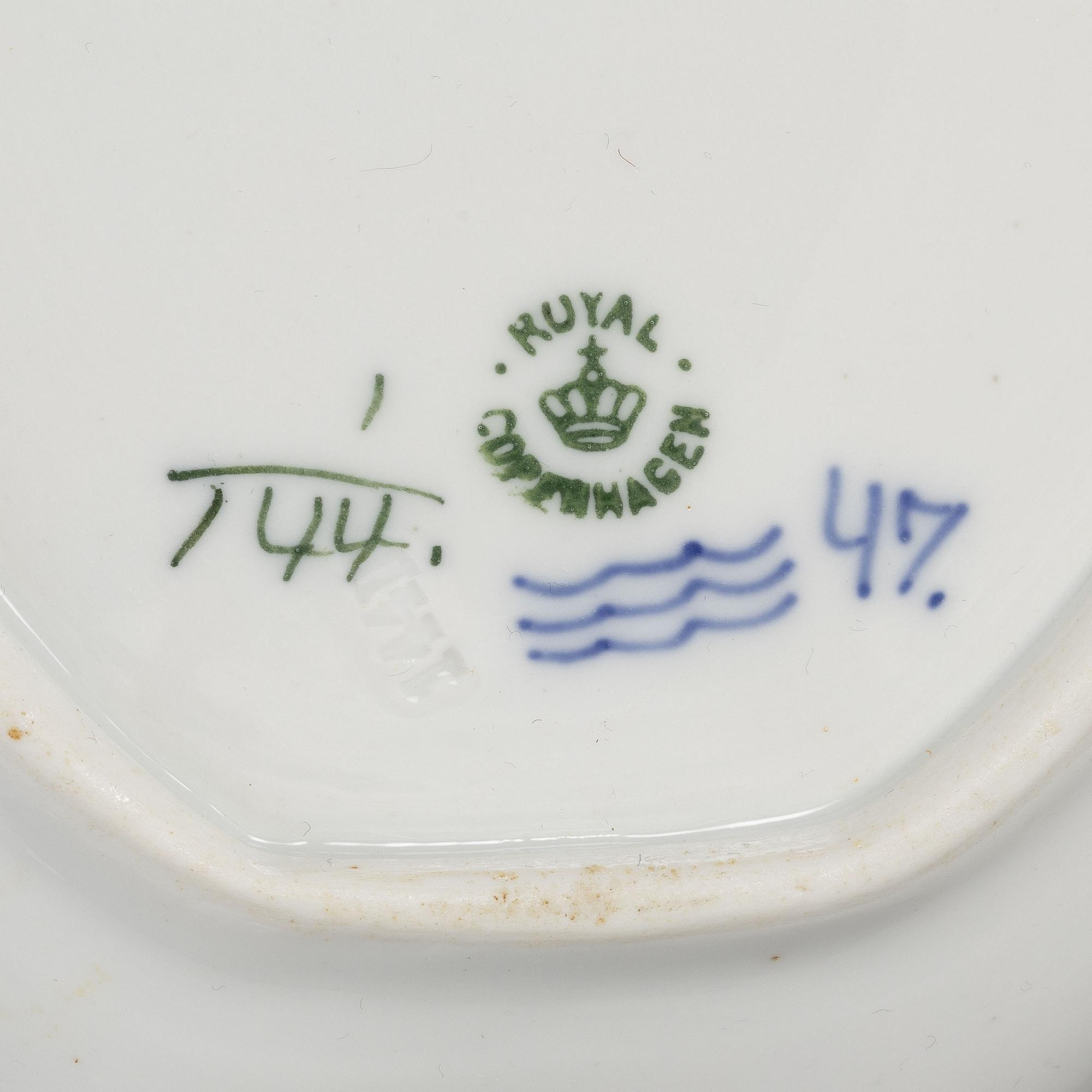 Service pieces, 5 pcs, porcelain, "Blue Fluted", Royal Copenhagen, Denmark.