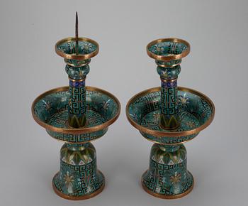 A PAIR OF CANDLESTICKS, Cloisonné enamel, China 1910-1930. Signed Lao Tian Li.