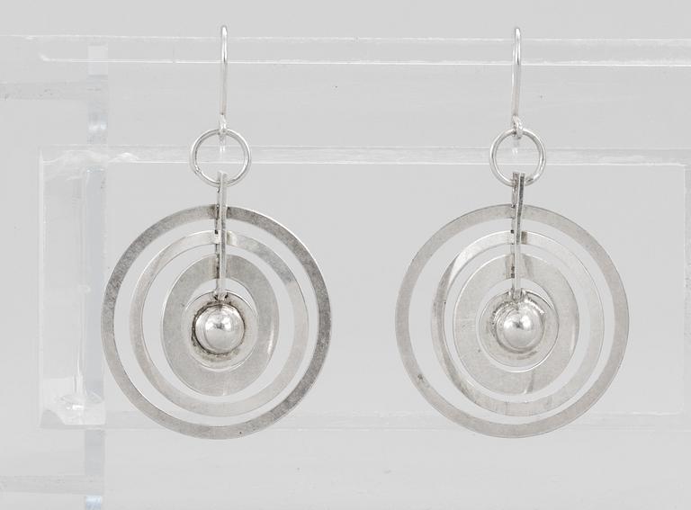 Tapio Wirkkala, A pair of Tapio Wirkkala sterling earrings, Nils Westerback, Kultakeskus OY , Helsinki 1971.